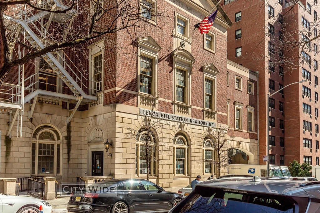 219 East 69th Street - Photo 15