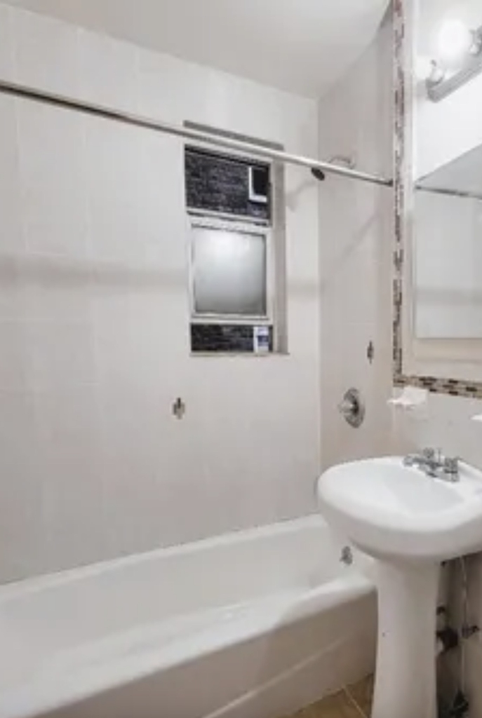 64-41 Saunders Street,Rego Park,NY 11374 - Photo 4