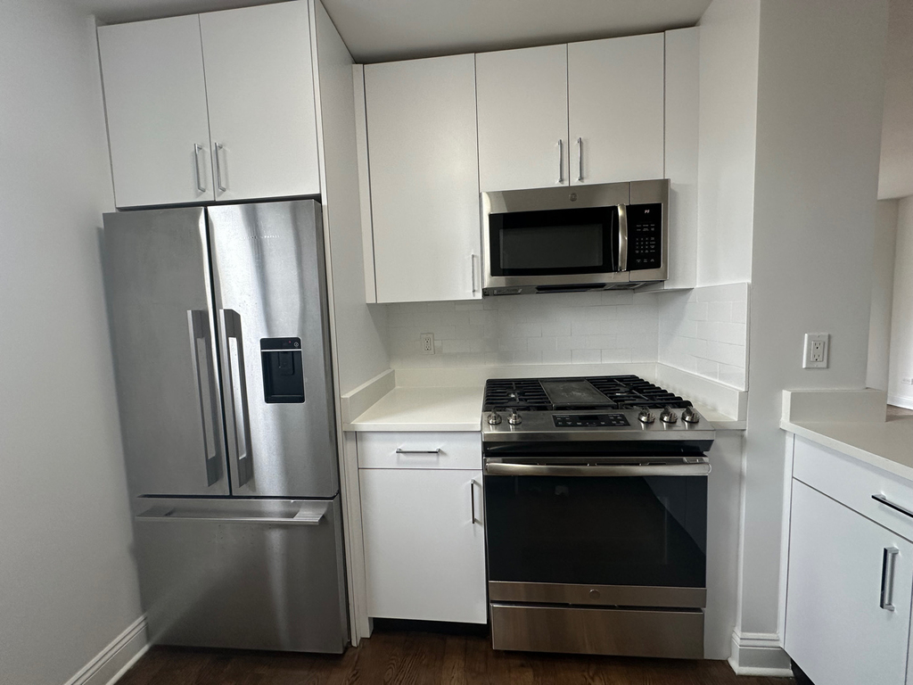 145 East 16th Street - Photo 4