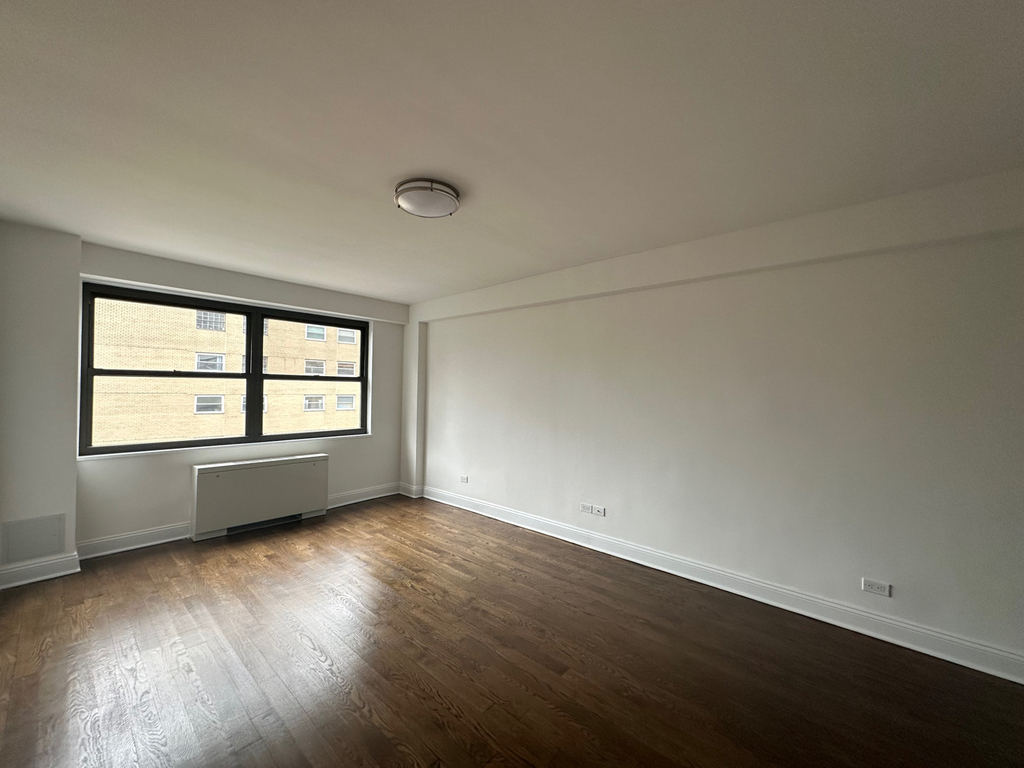 145 East 16th Street - Photo 7