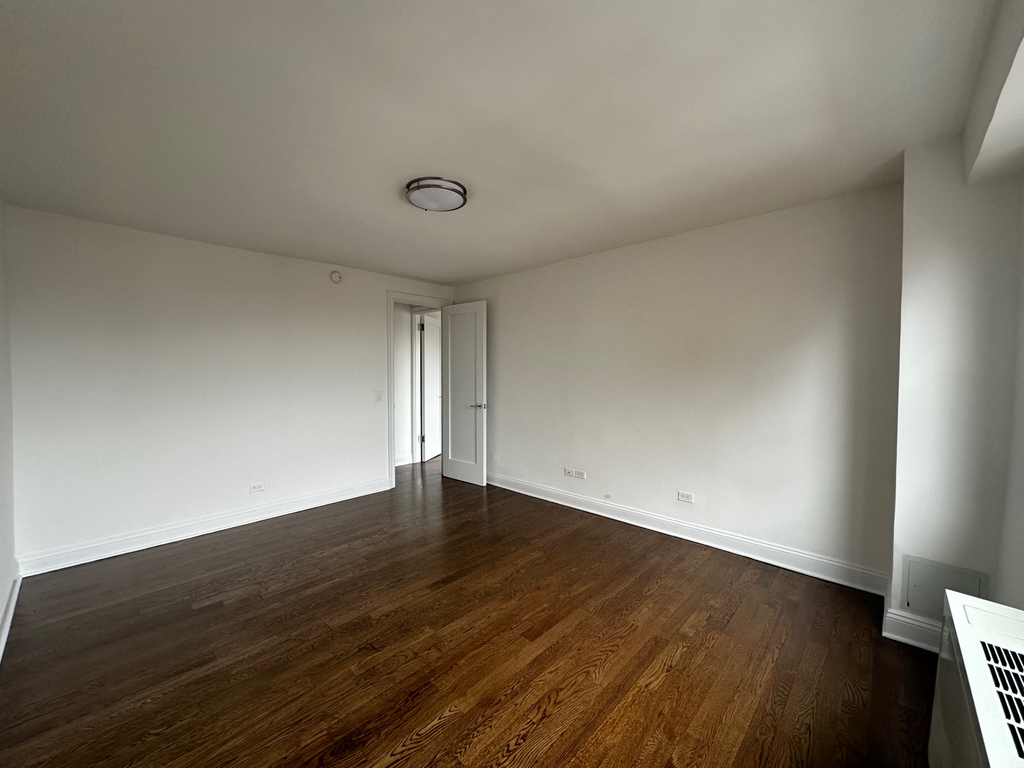 145 East 16th Street - Photo 13