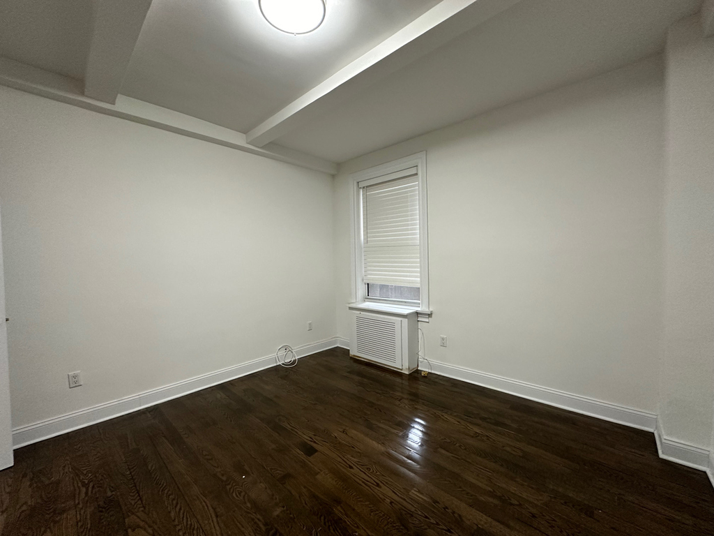 156 East 37th Street - Photo 7