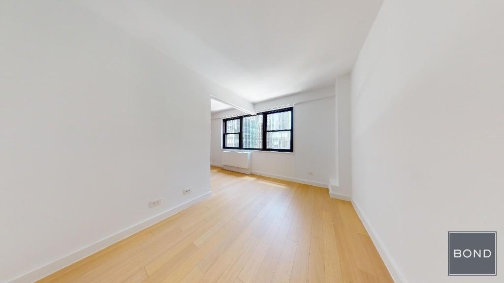 222 East 39th Street - Photo 5