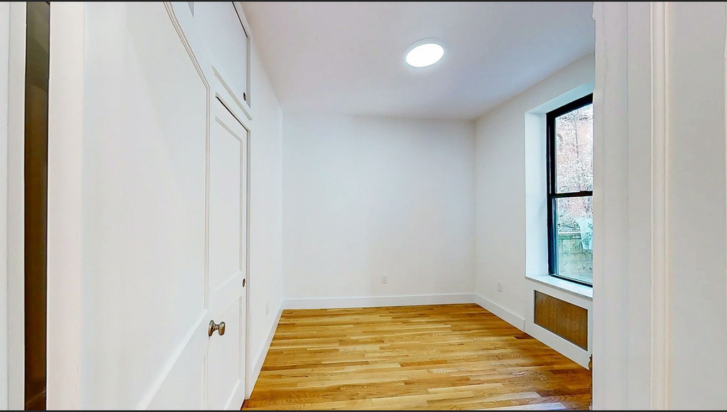 443 West 51st Street - Photo 6