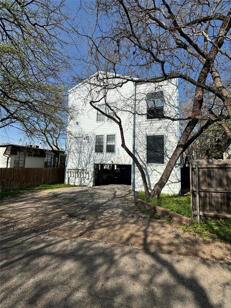 303 W 35th St - Photo 22