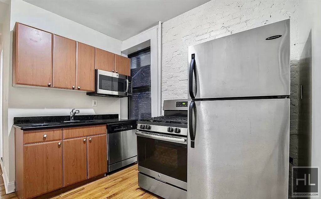 229 East 12th Street - Photo 8