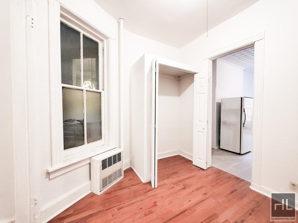 323a East 89 Street - Photo 2