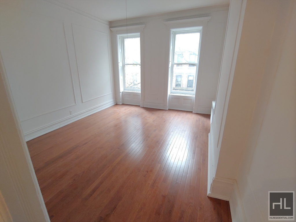 323a East 89 Street - Photo 5