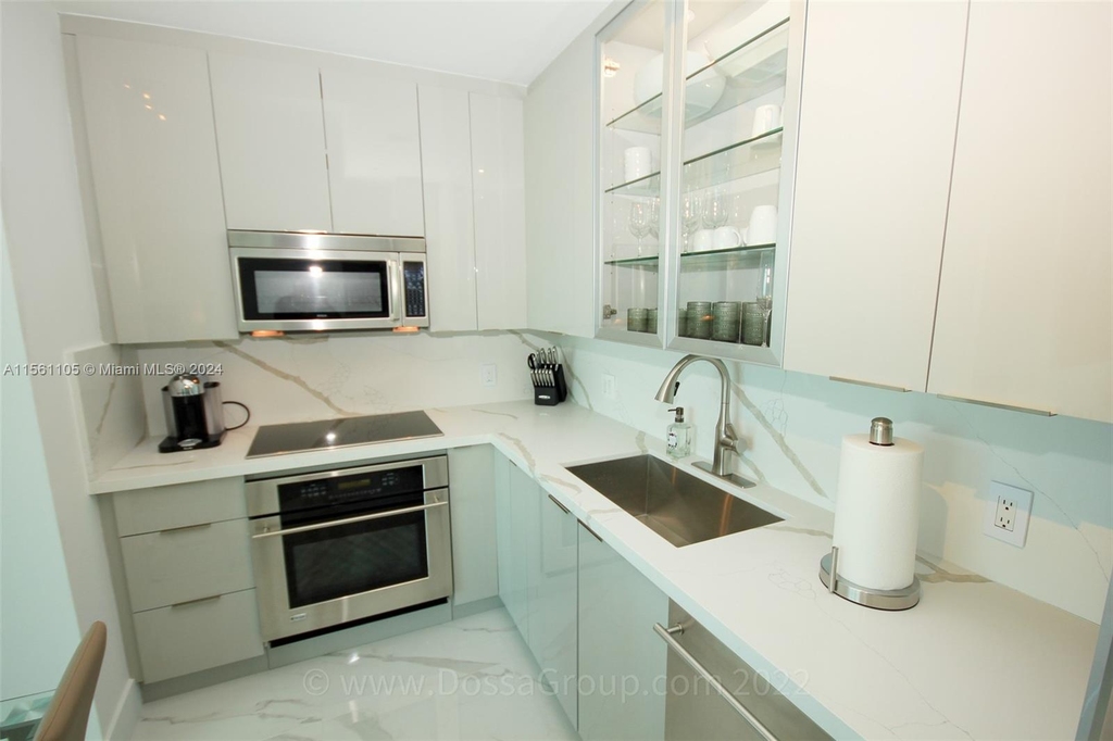 950 Brickell Bay Dr - Photo 19