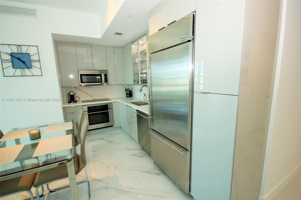 950 Brickell Bay Dr - Photo 17