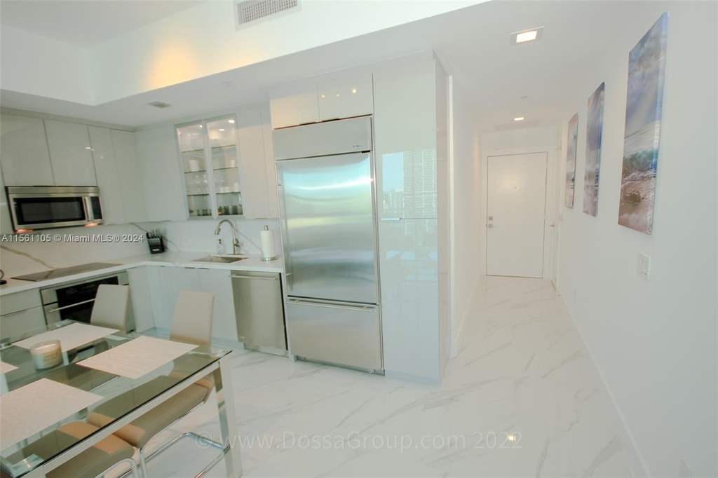 950 Brickell Bay Dr - Photo 16