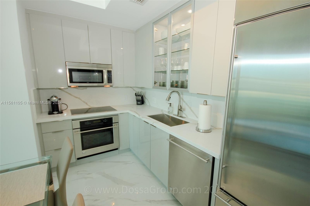 950 Brickell Bay Dr - Photo 15