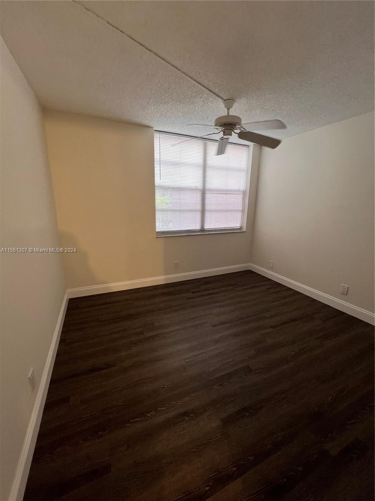 9440 Live Oak Pl - Photo 24