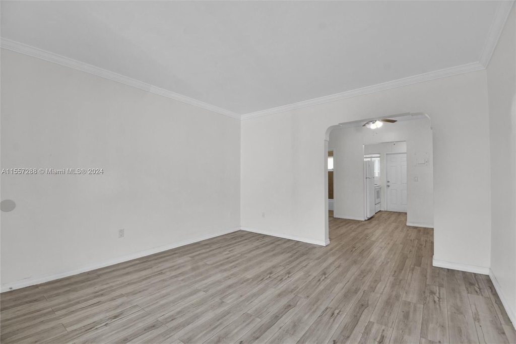 1135 Euclid Ave - Photo 3