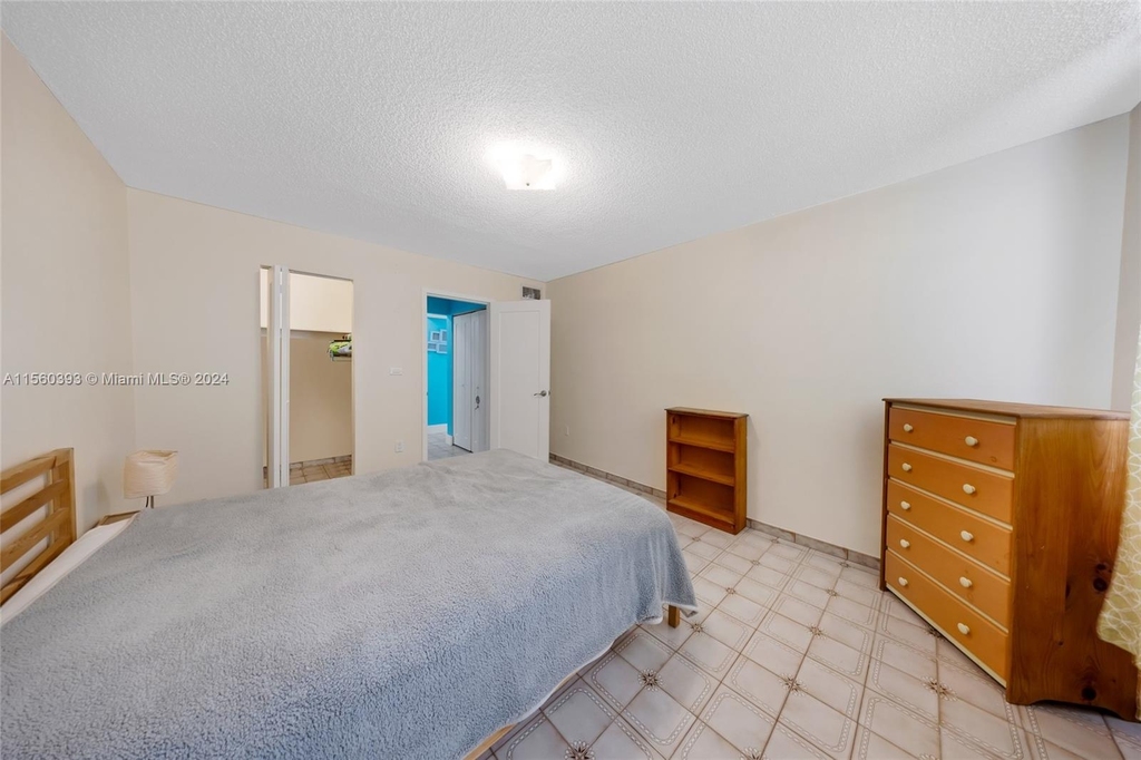 720 Collins Ave - Photo 18