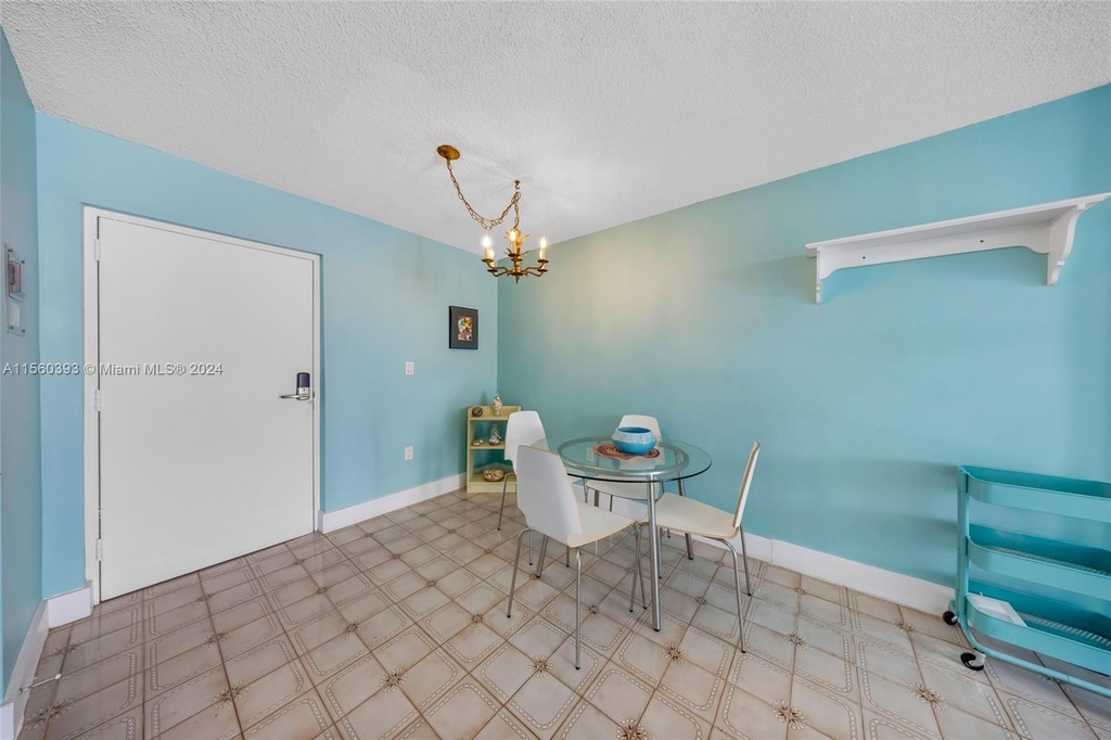 720 Collins Ave - Photo 14