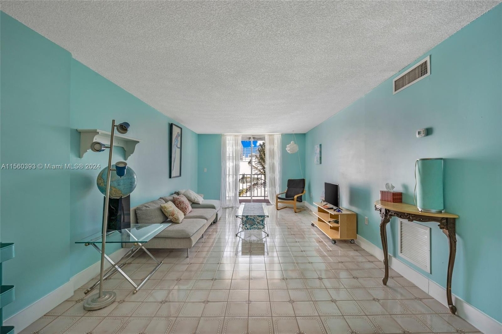 720 Collins Ave - Photo 11