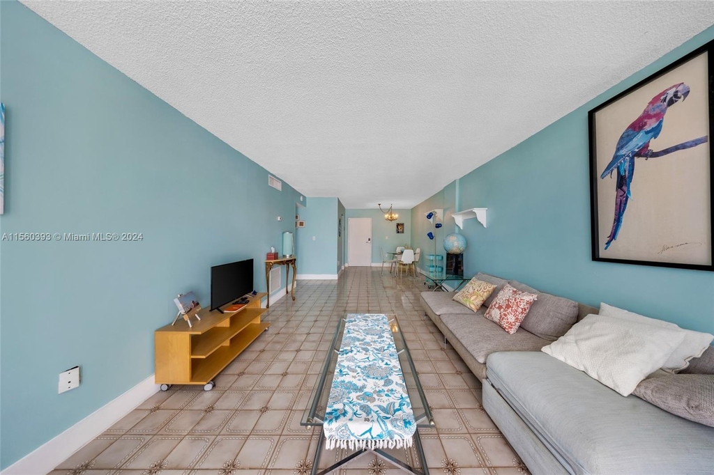 720 Collins Ave - Photo 10