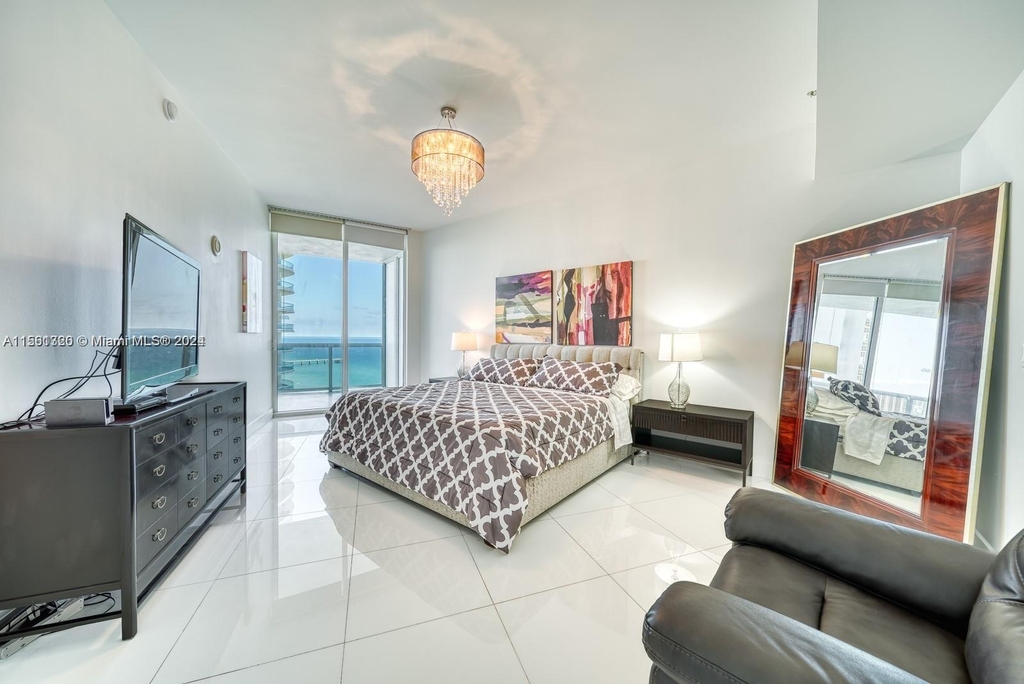 16001 Collins Ave - Photo 19