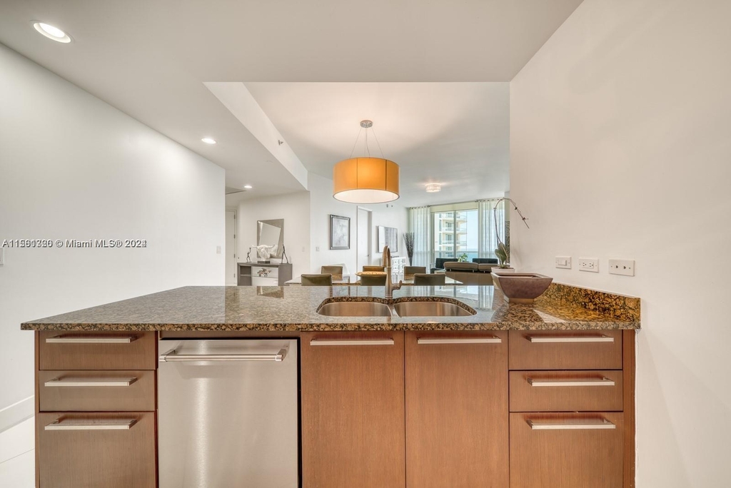 16001 Collins Ave - Photo 27