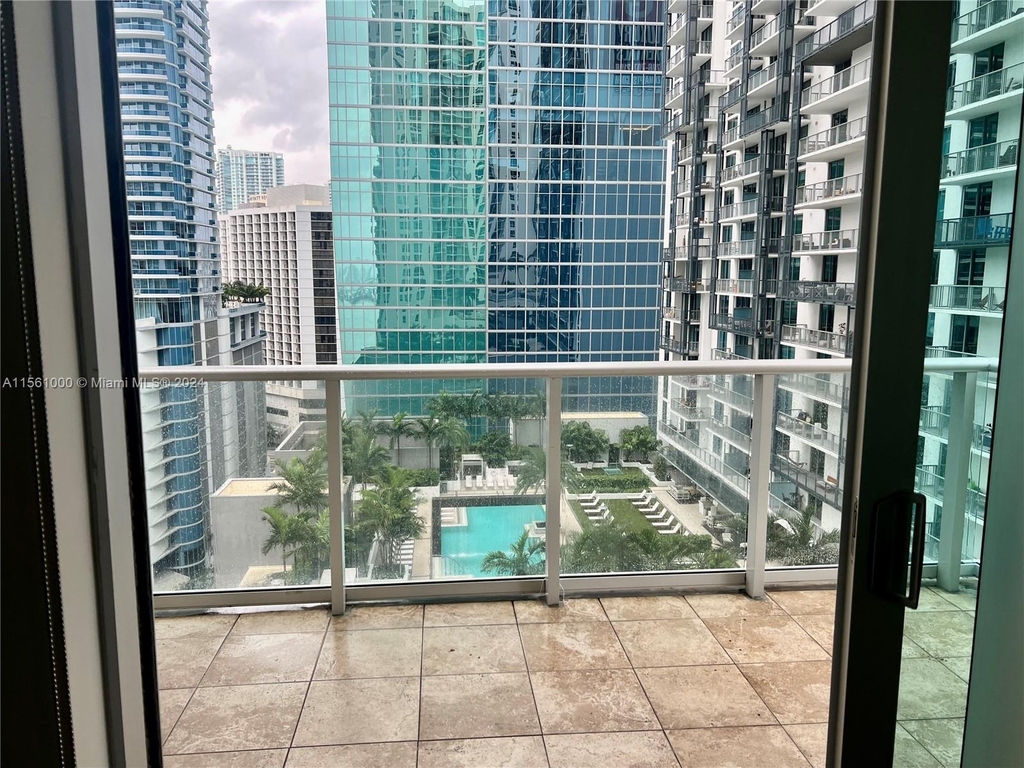 300 S Biscayne Blvd - Photo 3