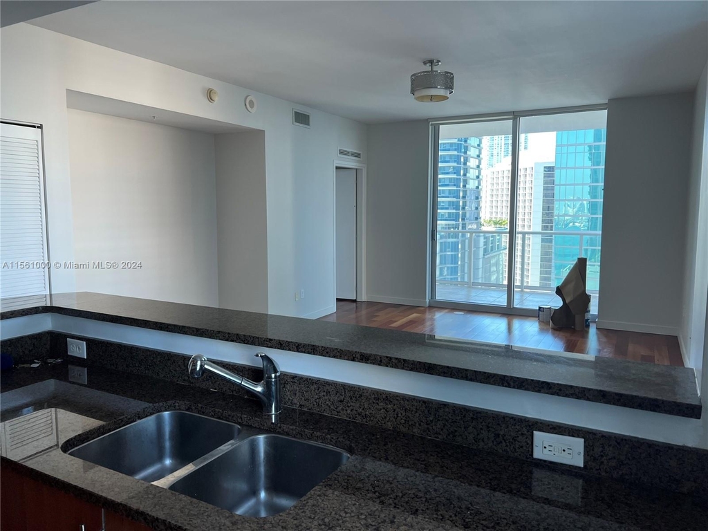 300 S Biscayne Blvd - Photo 5