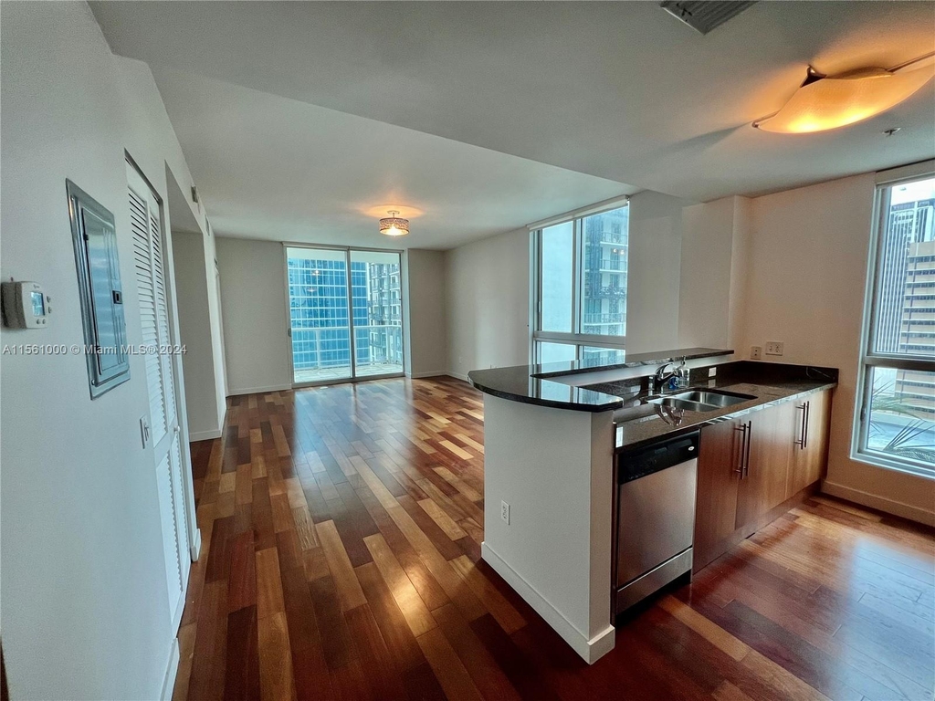 300 S Biscayne Blvd - Photo 1