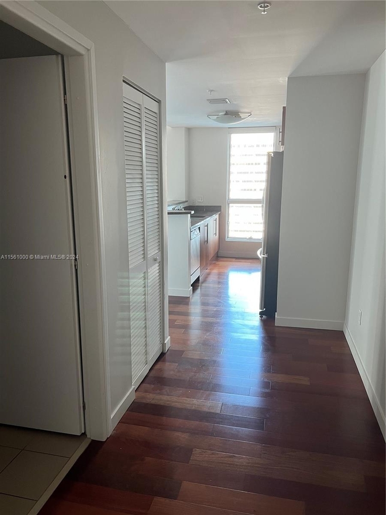 300 S Biscayne Blvd - Photo 6