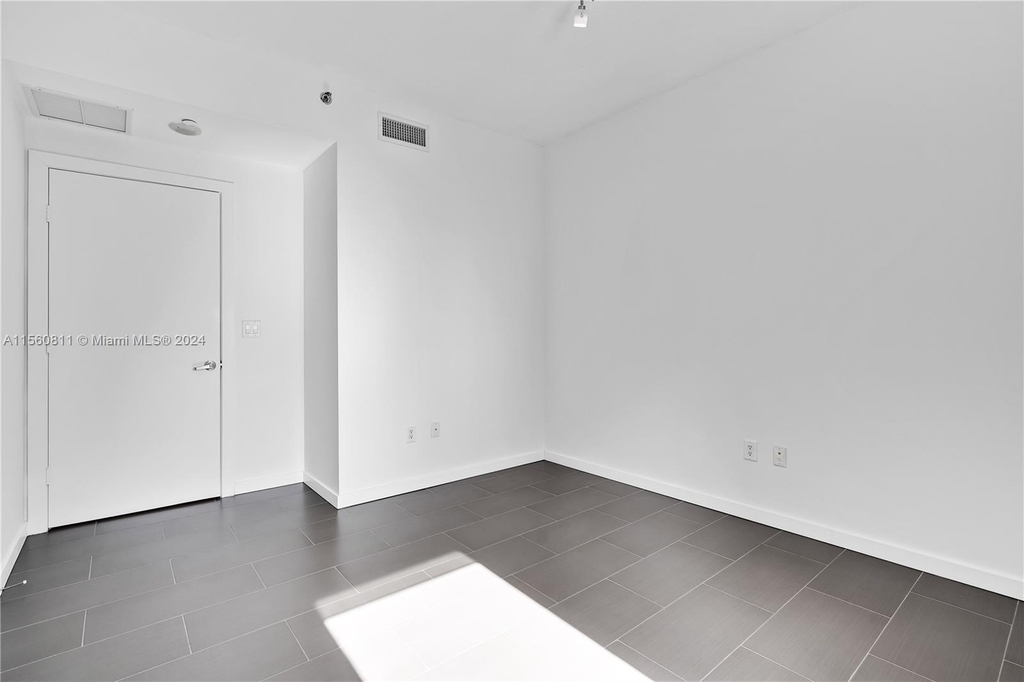 1060 Brickell Ave - Photo 13