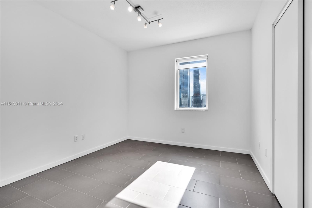 1060 Brickell Ave - Photo 14