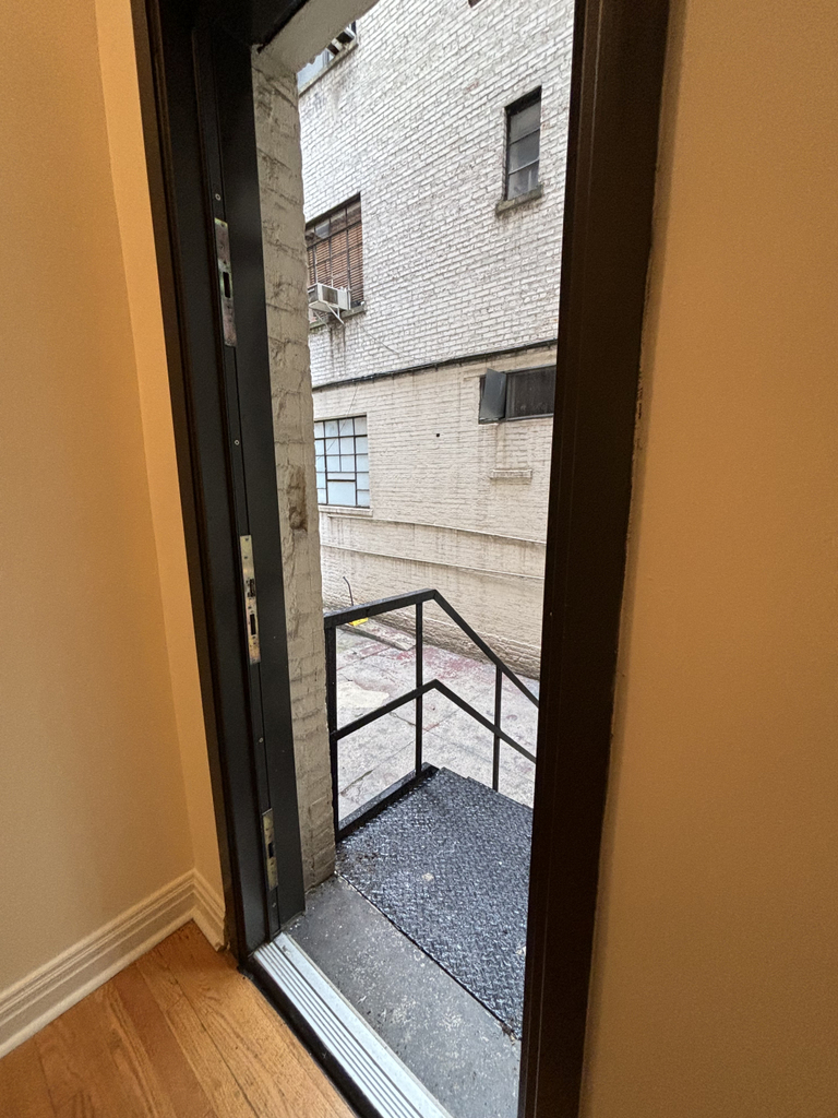 East 67th Street - Photo 13