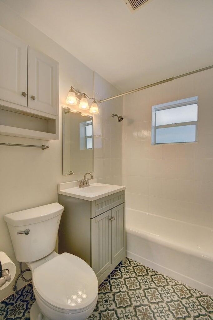 1322 N N Street - Photo 8