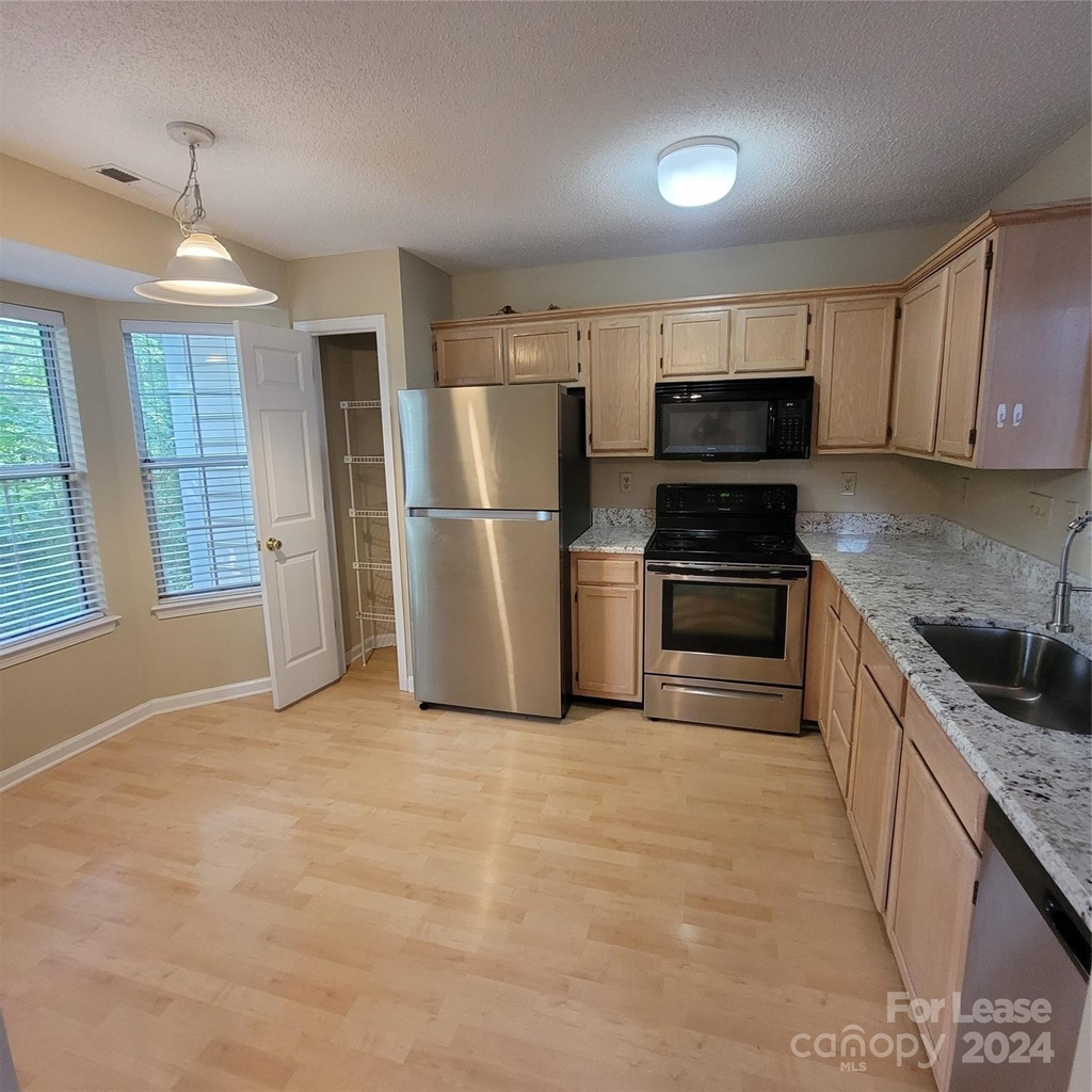 12511 Agate Lane - Photo 12