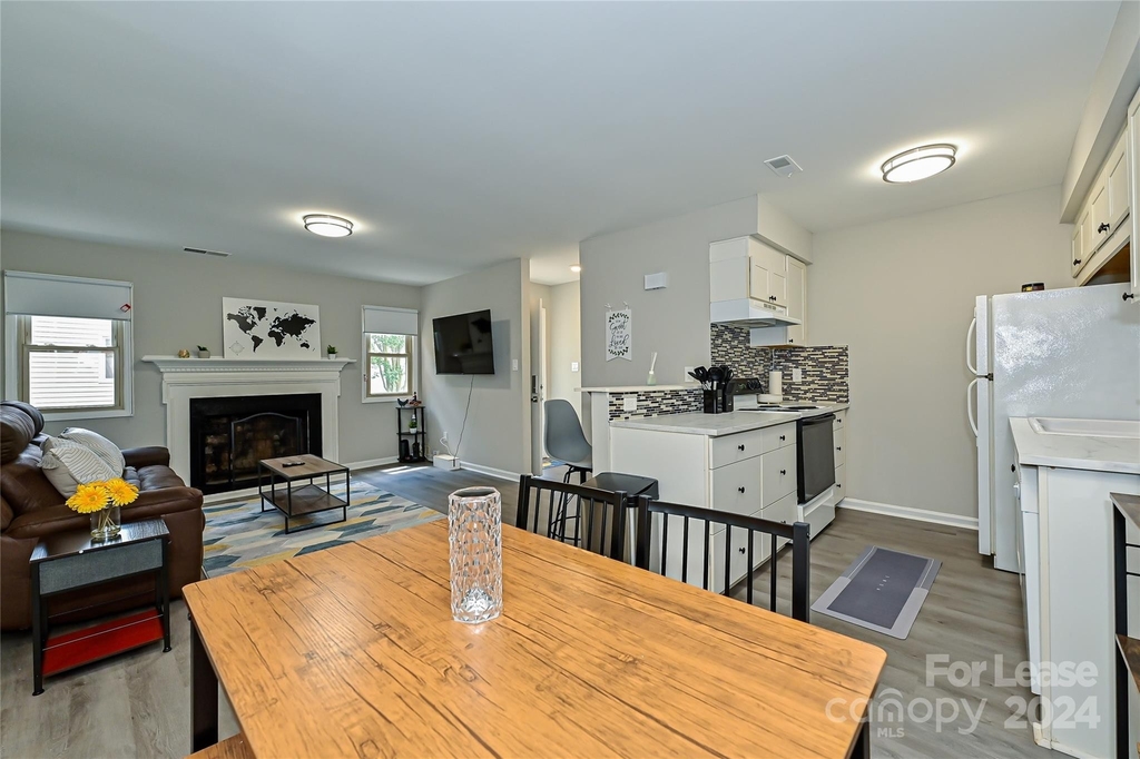 11219 Johnston Road - Photo 11