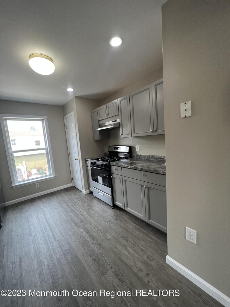 1317 Washington Avenue - Photo 8