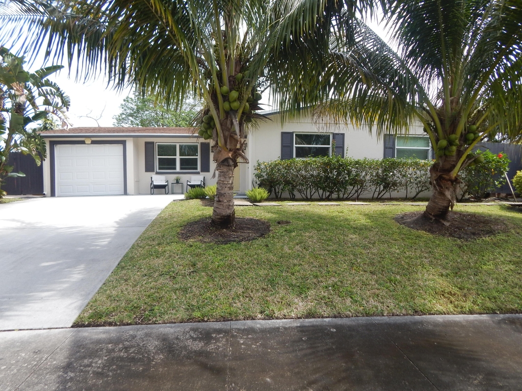 12190 Colony Avenue - Photo 0