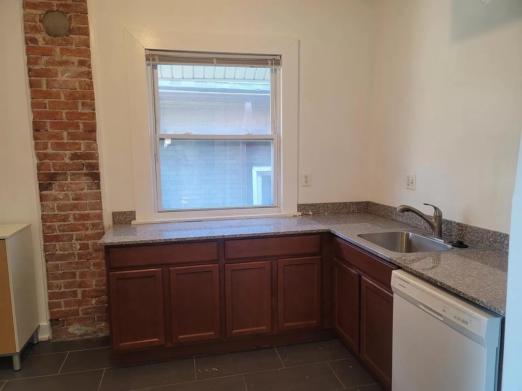 510 East Philadelphia - Photo 16