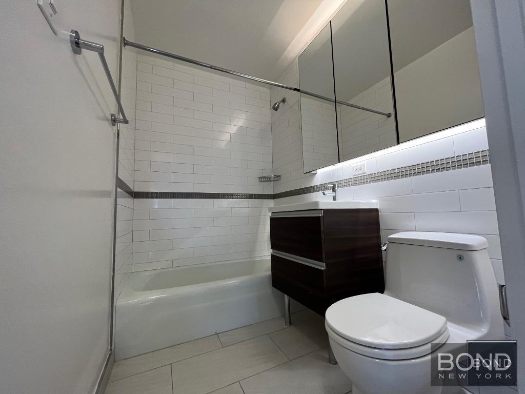 300 East 34th Street - Photo 6