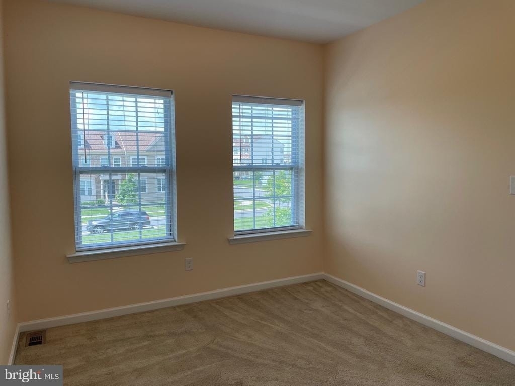 303 N Bayberry Parkway - Photo 10