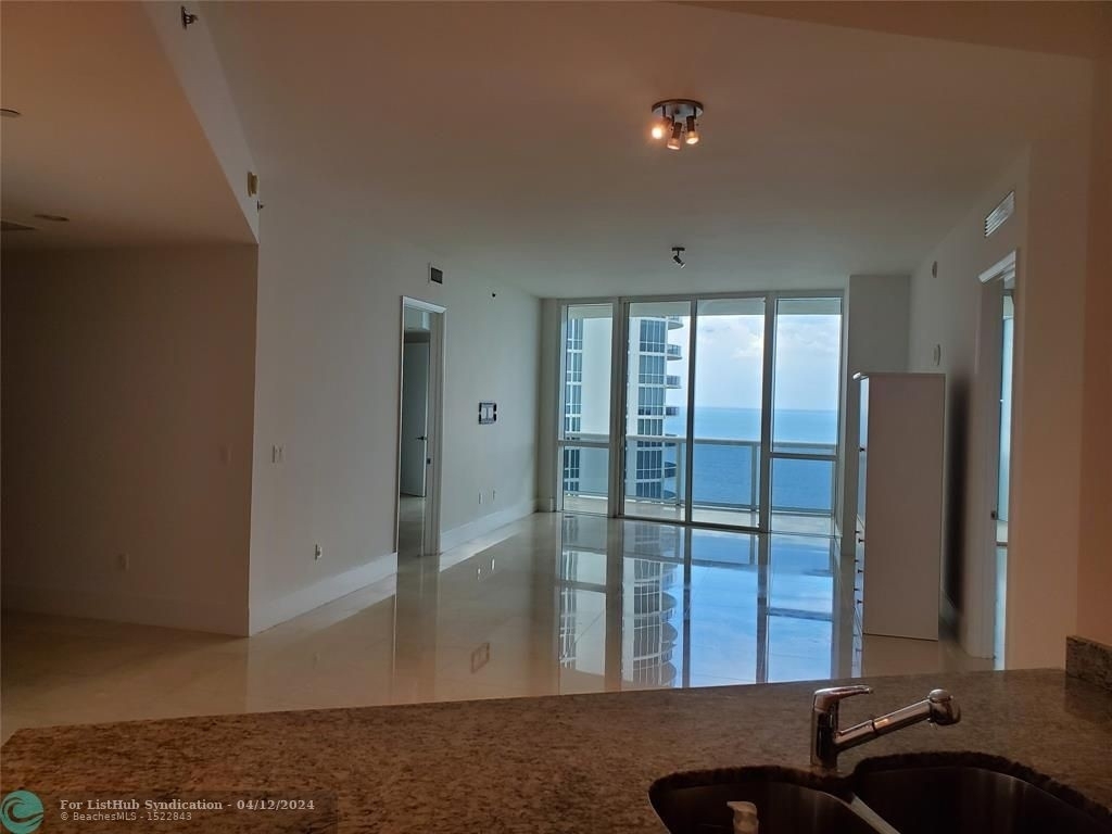 15901 Collins Ave - Photo 15