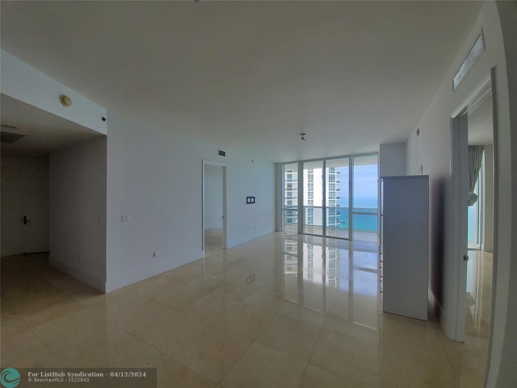 15901 Collins Ave - Photo 16