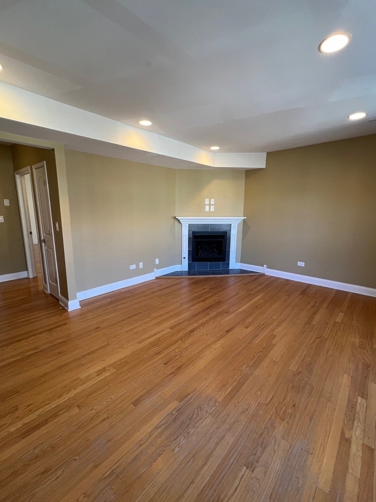 7411 N Hoyne Avenue - Photo 1