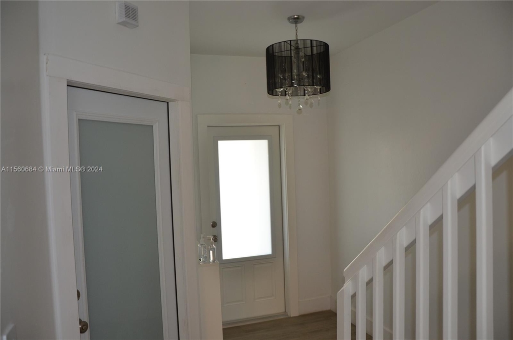 351 Sw 121st Ave - Photo 9