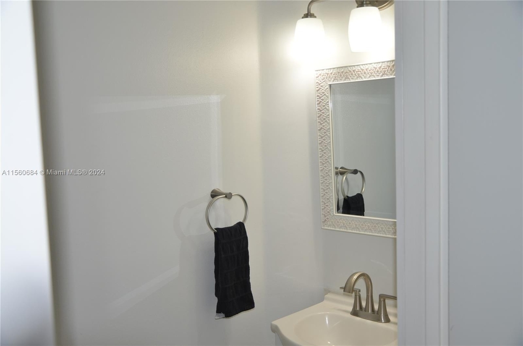 351 Sw 121st Ave - Photo 7