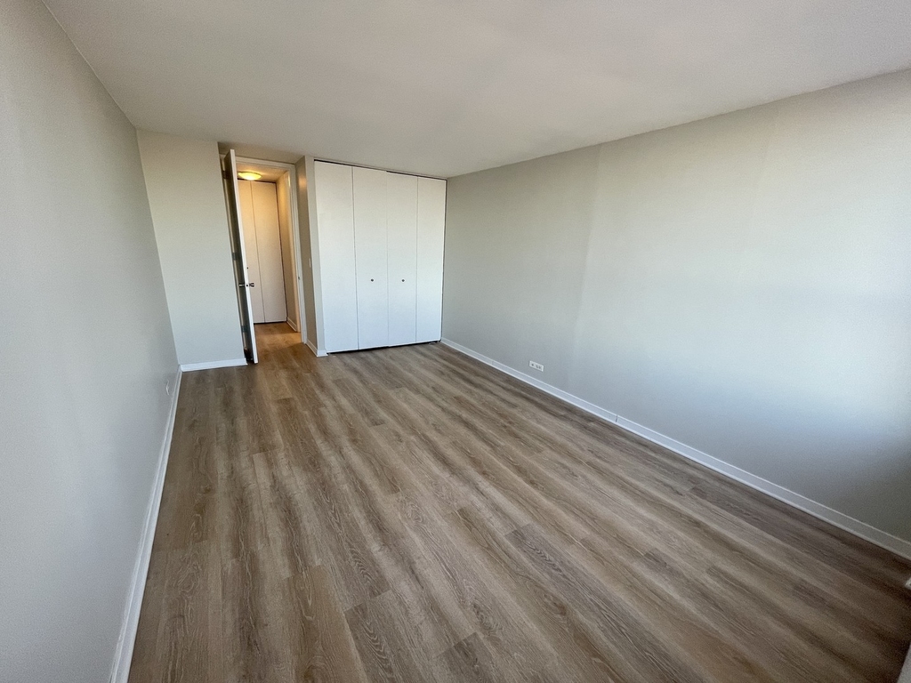 655 W Irving Park Road - Photo 5