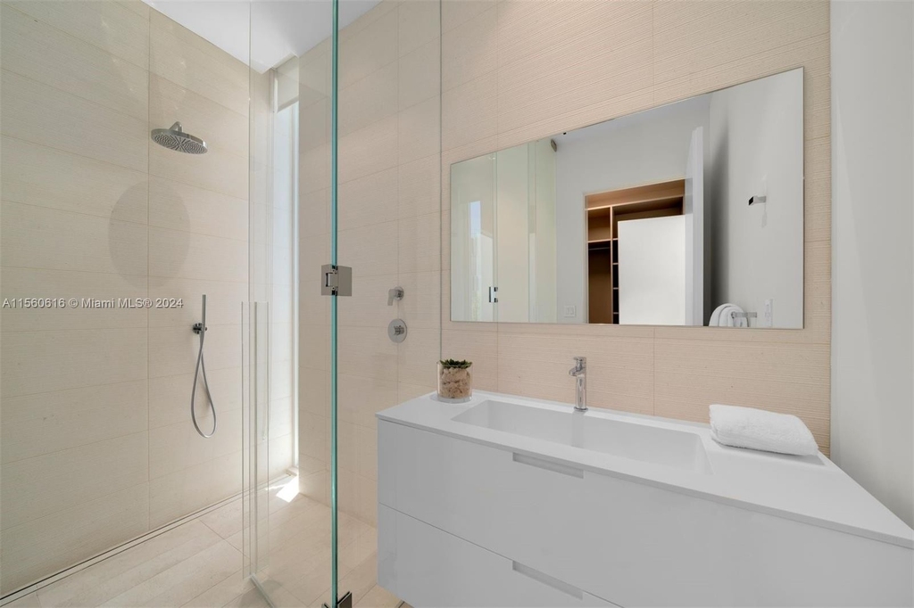 1011 W 48th St - The Ritz Carlton Residences - Photo 37