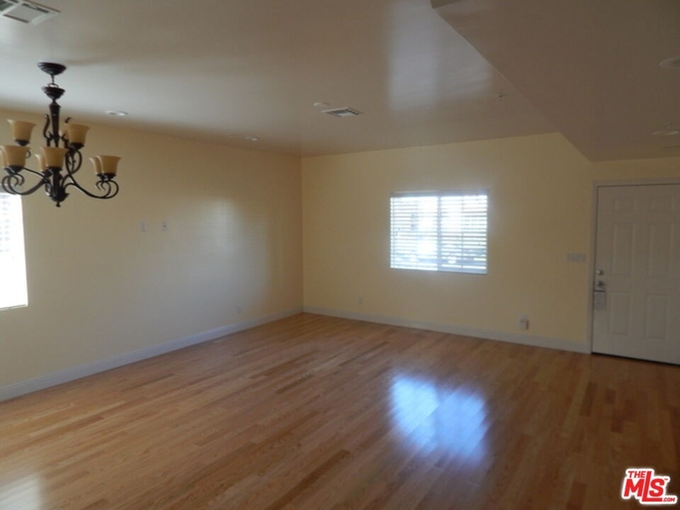 2020 Hillcrest Dr - Photo 1