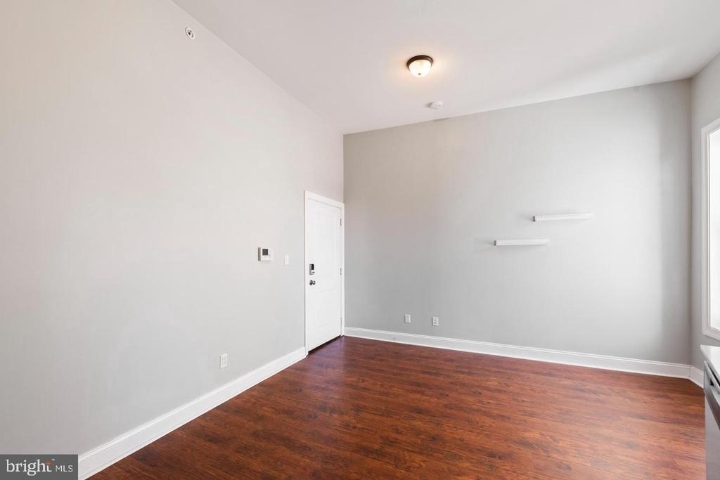 2478 Frankford Ave - Photo 4