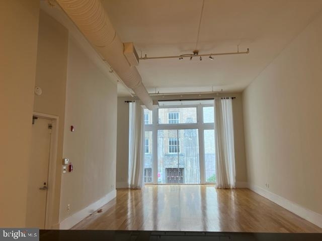 1615 Walnut St - Photo 5