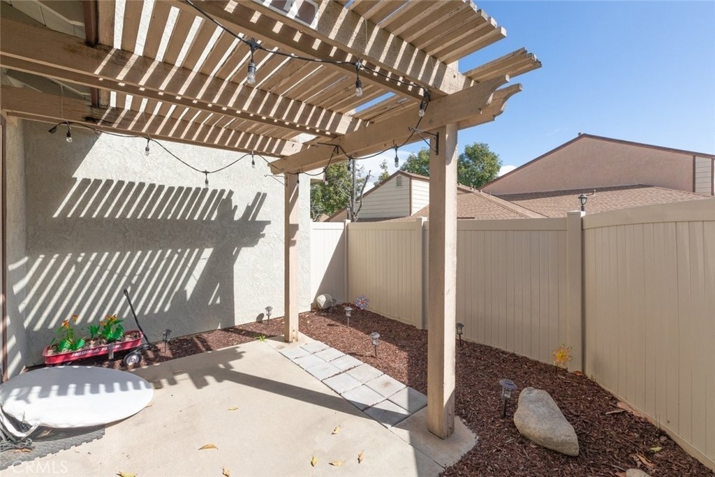 1611 Raintree Place - Photo 16